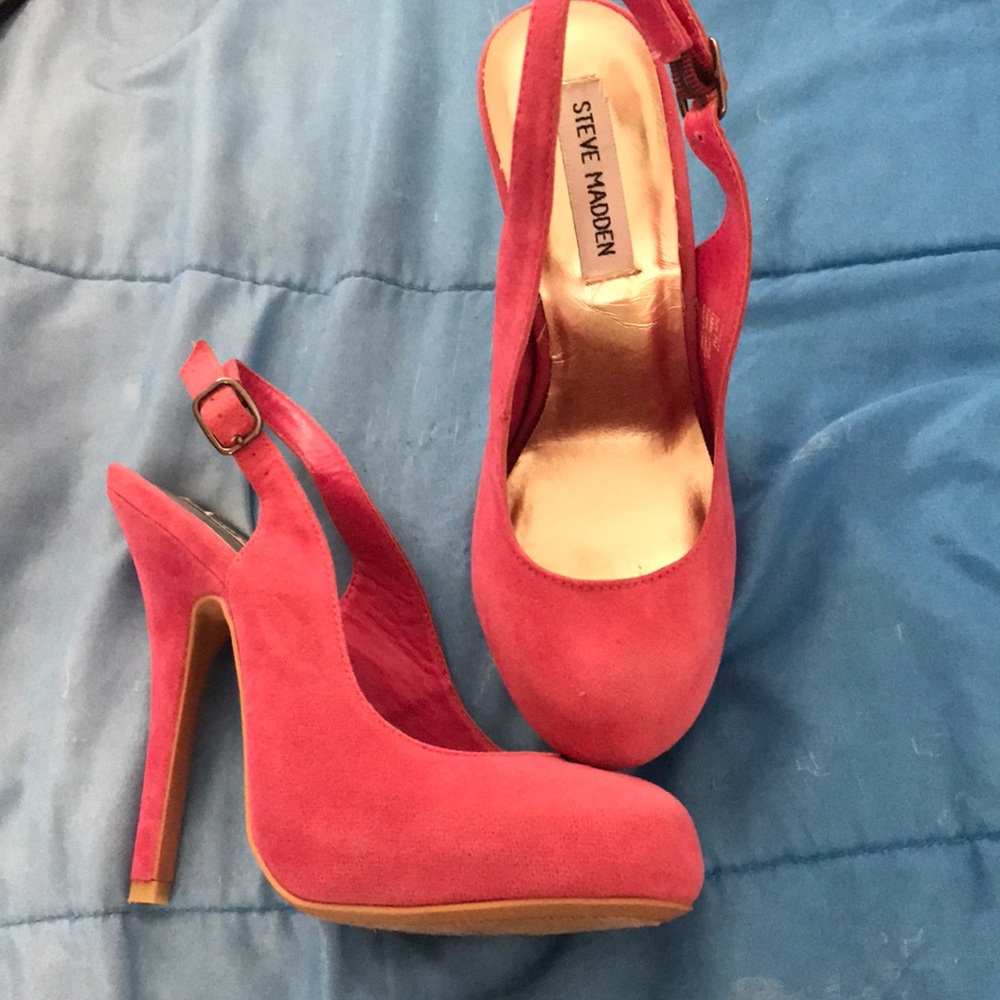 Steve Madden Pink suede round toe pumps
